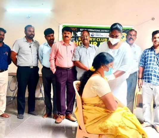 Lyricist Arivumathi inaugurates Hosur Elite Rotary Club vaccination camp Hosur Elite Rotary Club