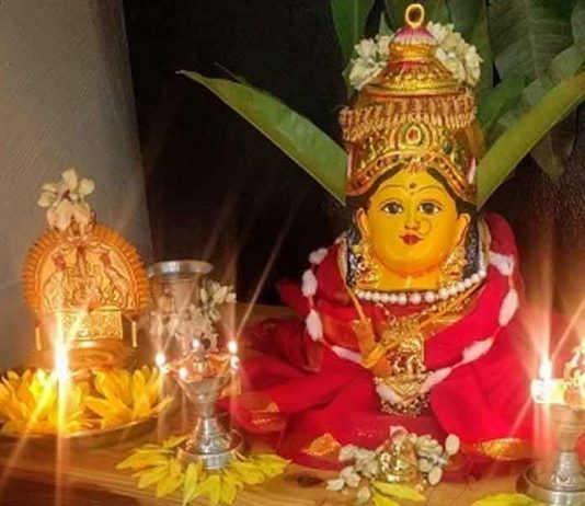 Hosur flower market sees up in prices on Varamahalakshmi Festival Varamahalakshmi Festival